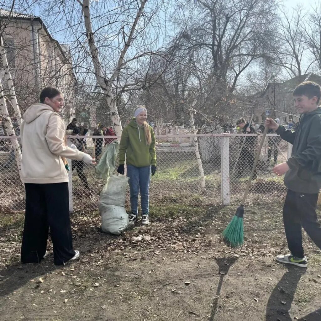 Субботник в нашей школе!